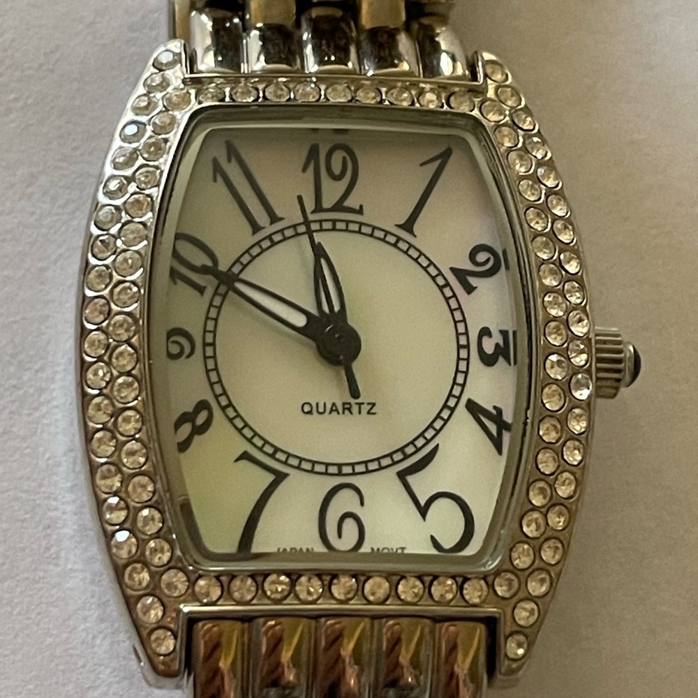 AVON Quartz Crystal Rhinestone Silver Tone Link Bezel Watch – Classic Style - Picture 7 of 9